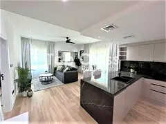 Upgraded | Fully furnished | Corner unit