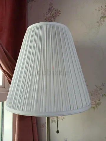 Classic white pleated floor lamp with pull chain