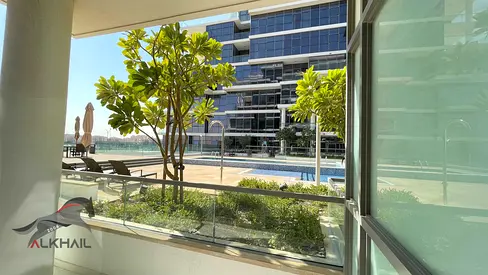 Studio Apartment - Golf Course Views - Prime Location