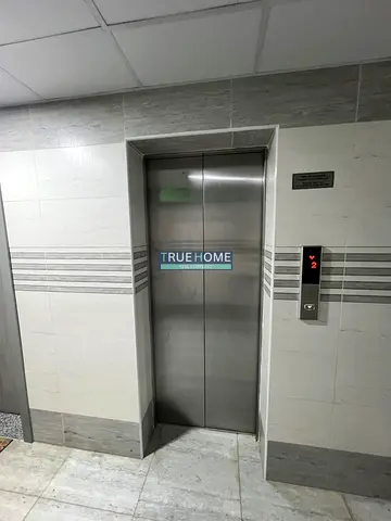 For sale: a building in Al-Houshi