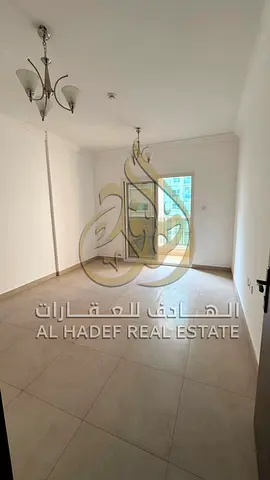 🏡🔥 عرض مميز للإيجار السنوي – مويلح الجديدة | الشارقة ✨ غرفتان وصالة منفصلة | إطلالة مفتوحة | حمامان | باركنج مجاني | بناية عائلات