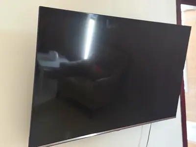 Hisense 55 inch LED TV , wall-mounted