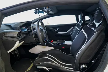 صورة 10 لـ 2023 Lamborghini HURACAN