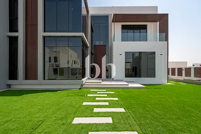 Luxury 5BR Villa | Private Pool | Spacious Layout