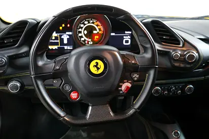 صورة 10 لـ 2016 Ferrari 488 GTB