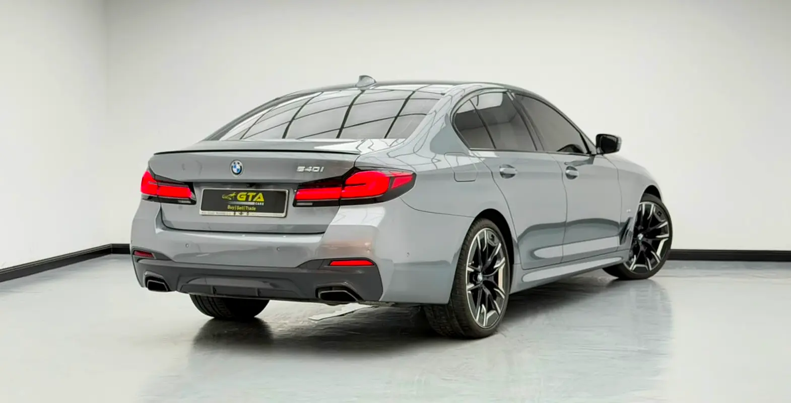 BMW 5-Series 2023