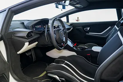 صورة 8 لـ 2023 Lamborghini HURACAN