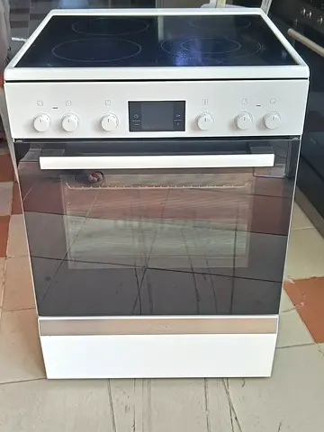 Bosch Brand Latest Model White Colour, Electric Ceramic 4 Hobs Ceramic Stove Size 60X 60cm