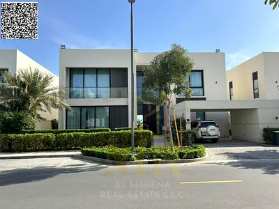 🏡 For those seeking luxury, privacy, and a prime location – a sophisticated villa for sale in the heart of Al Zorah, Ajman