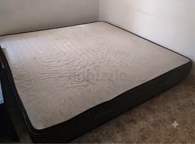Queen size mattress - good condition, firm support