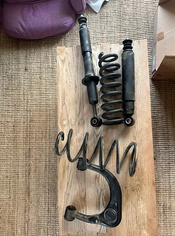Fj cruiser suspension stock + coils + uca