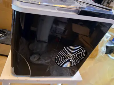 Countertop ice maker - new without box