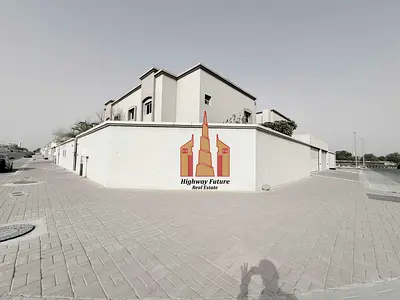 Spacious Well maintained Corner 4Bhk villa On prime Location with Maids room 3 master Bedrooms buil