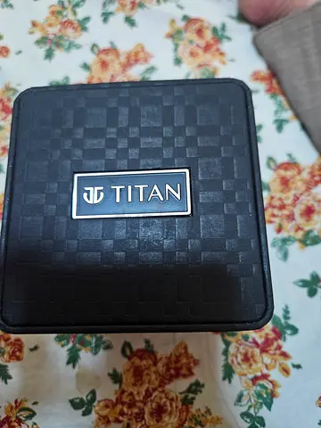 Titan watch box (original packaging) - good condition