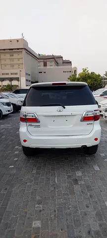 2011 Toyota FORTUNER 照片 2