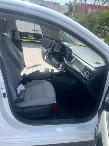 2021 KIA RIO 照片 10