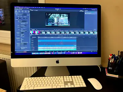 Apple iMac 27-inch Core i5 8GB Graphics 16GB Ram 512 SSD Magic Keyboard & Mouse