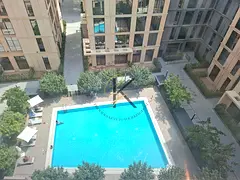 Luxury 1bedroom with pool view with two washroom with covered parking
