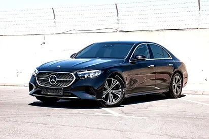2025 Mercedes-BENZ E-CLASS photo 3