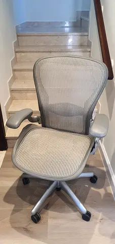 Herman Miller reon Classic Chairs For Selling