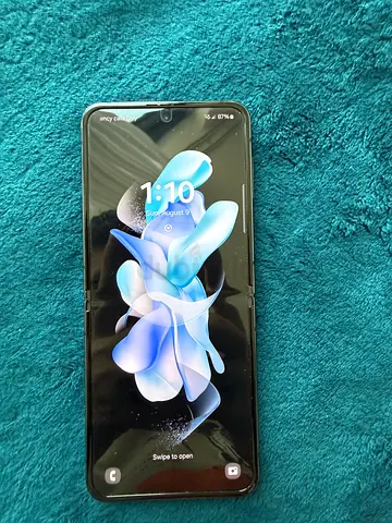 Samsung galaxy z Flip4