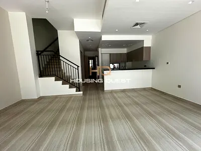 Easy Access| Ready to Move in | Near Community Mall
