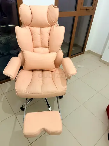 Beige Ergonomic Recliner Office Chair with Footrest (Good Condition)