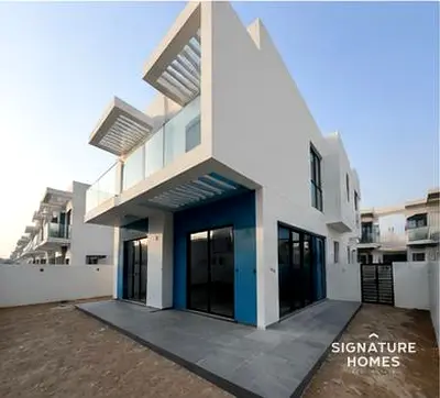 Skyline View | Luxury 6BR Villa | Waterside Living