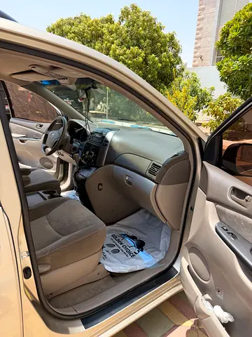 صورة 9 لـ 2010 Toyota SIENNA