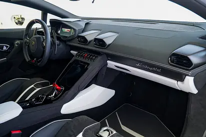 صورة 15 لـ 2023 Lamborghini HURACAN