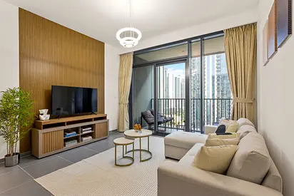 Luxury Living with Panoramic View in Creek Harbour