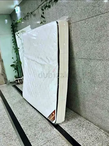 Queen size mattress - good condition, barely used