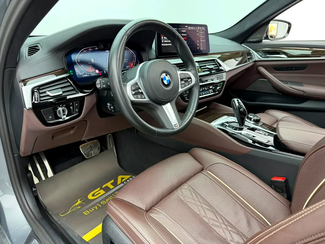 BMW 5-Series 2023