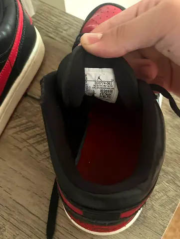 Used Air Jordan 1 Retro High OG Chicago - Men's Size 9 (worn)