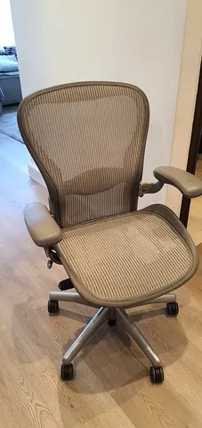 Herman Miller Areon Classic chairs For Selling