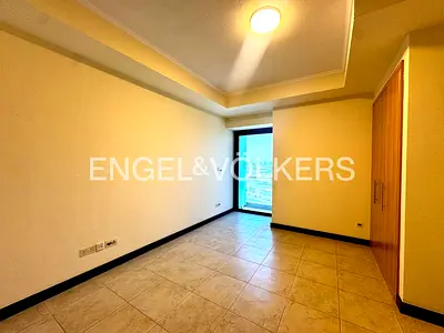 BALCONY I UNFURNISHED I WIDE LAYOUT I LOW FLOOR