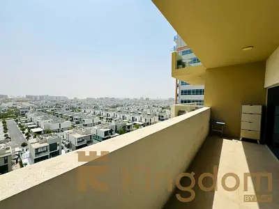 BRIGHT UNIT WITH POOL VIEW |NEAR TO METRO |VACANT