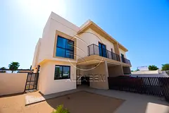 √Single Row Semi Corner | Vacant | Near the Gate√