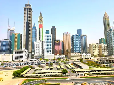 شقة بغرفتي نوم | مبنى إنفينيتي | شرفة ومسبح | إطلالة على المدينة