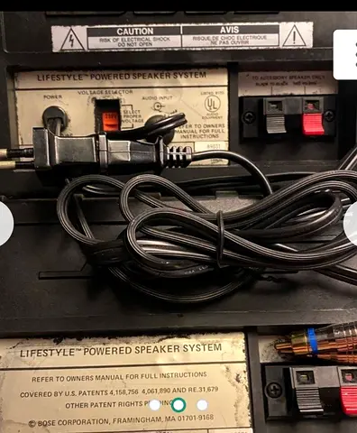 Pair of Bose small powered speakers (black)with built in amplifier - good condition