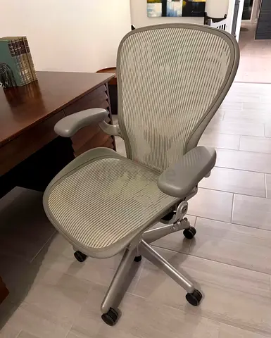 Herman Miller Aeron size B fully loaded