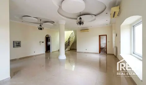 Family Friendly | Spacious | Corner Villa | Vacant