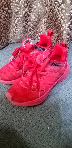 Kids' Bright Pink Puma Lightweight Sneakers - Size Small