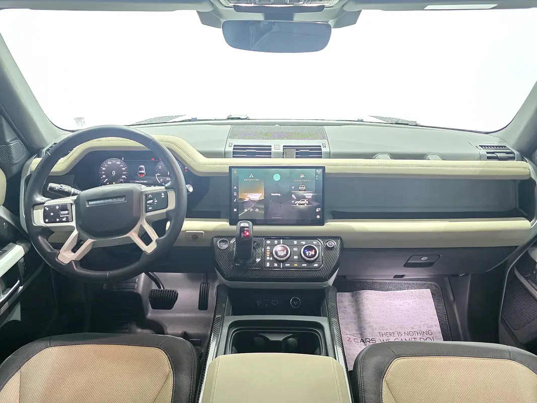 Land Rover Defender 2023