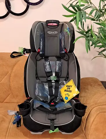 للبيع كارسيت GRACO نوعية ممتازة ومريح للطفل مناسب لجميع الأعمار For sale top brand car seat