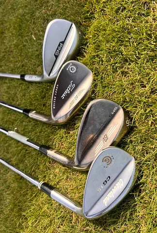 Set of 4 Golf Wedges (Cleveland, Titleist, Ping, Cleveland CG15) - Used