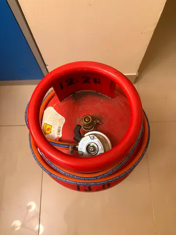 Red LPG Gas Cylinder with Regulator and Hose - Good Condition