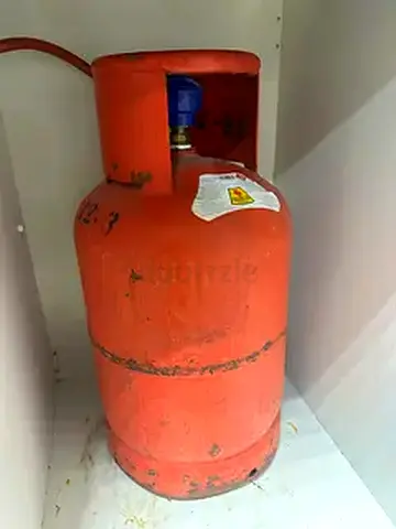 Red LPG Gas Cylinder - Good Condition (Used)