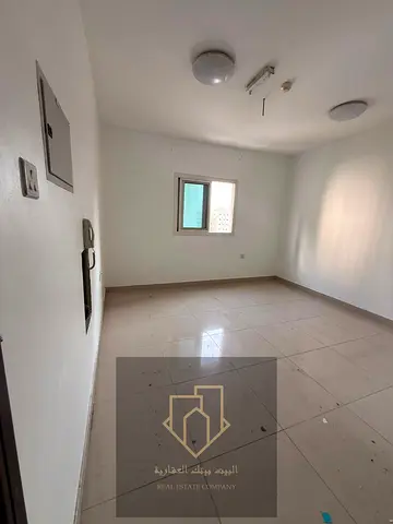 استوديو في النعيمية 1 قرب جسر غلفا موقع هادئ وحيوي قريب من الخدمات والأسواق بتكييف اسبلت وسداد مرن 4-6 دفعات وسهولة الوصول لدبي والشارقة