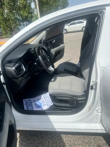 2021 KIA RIO 照片 8